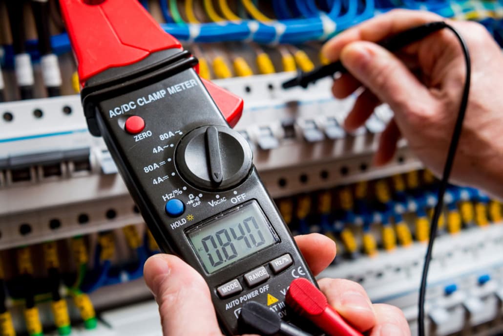 So dokumentieren Sie eine Prüfung elektrischer Anlagen korrekt