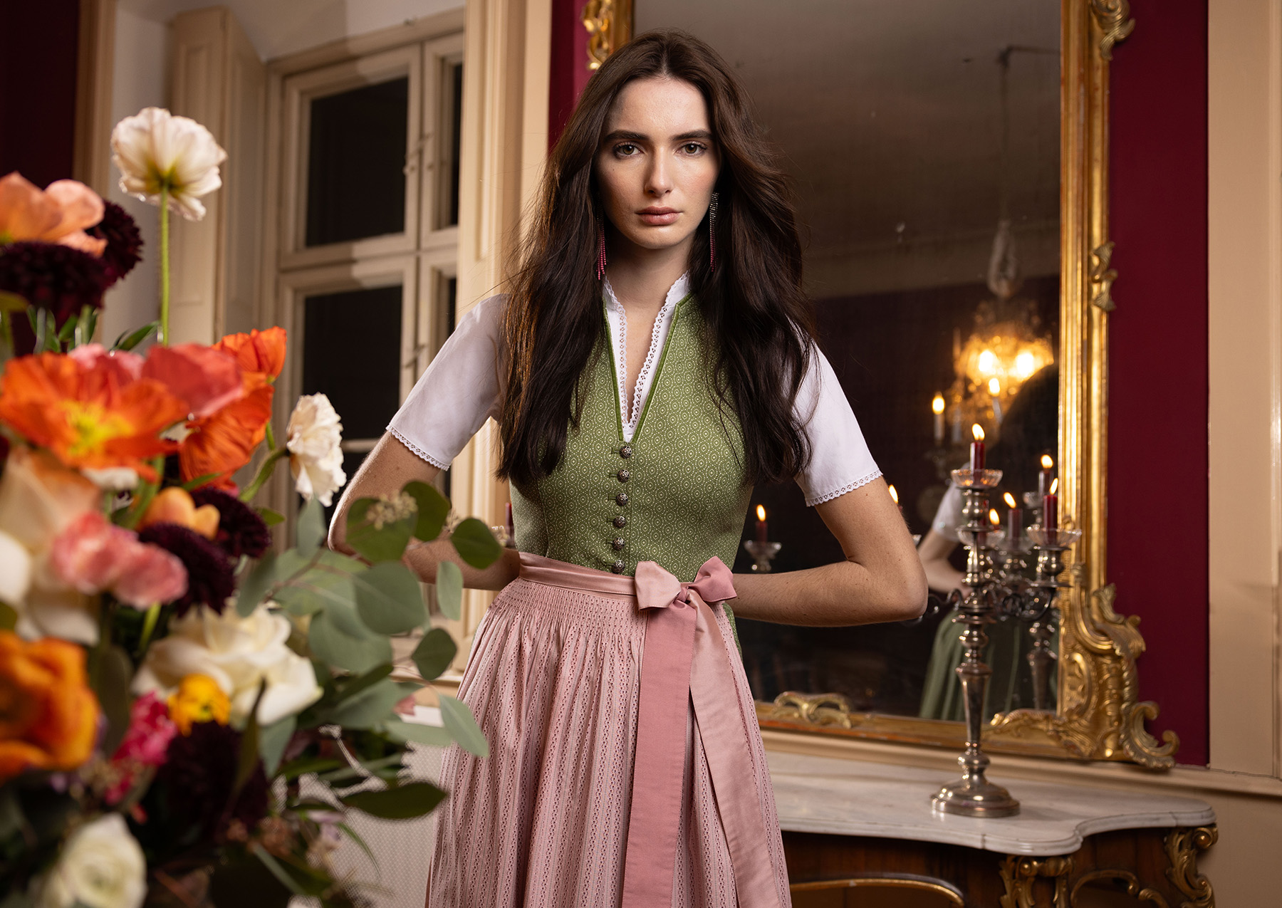 Tradition und Moderne Vereint: Die Vielseitigkeit der  Dirndl im Heutigen Trachtenlook