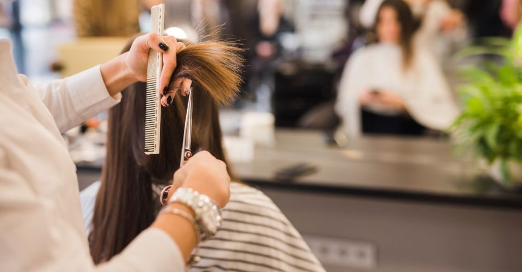 Wellness & Spa Einrichtung in Kombination mit Friseureinrichtung – Jetzt shoppen