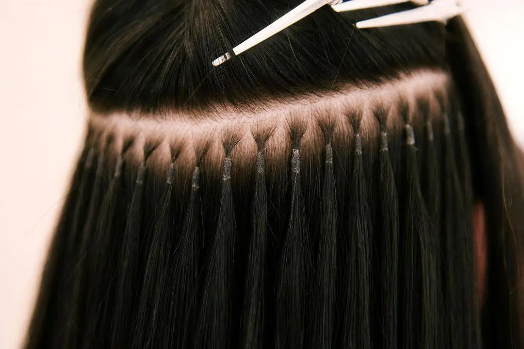 Tape Extensions für dünnes Haar: Mehr Volumen und Länge