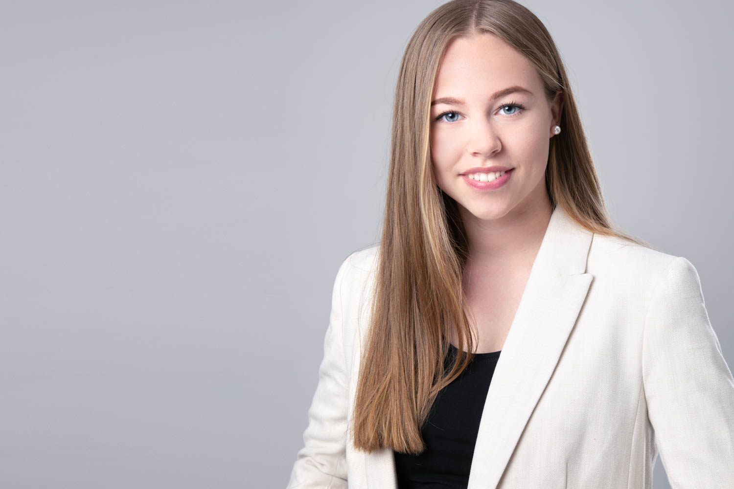 Bewerbungsfoto Frauen: Die Bedeutung von Make-up und Styling